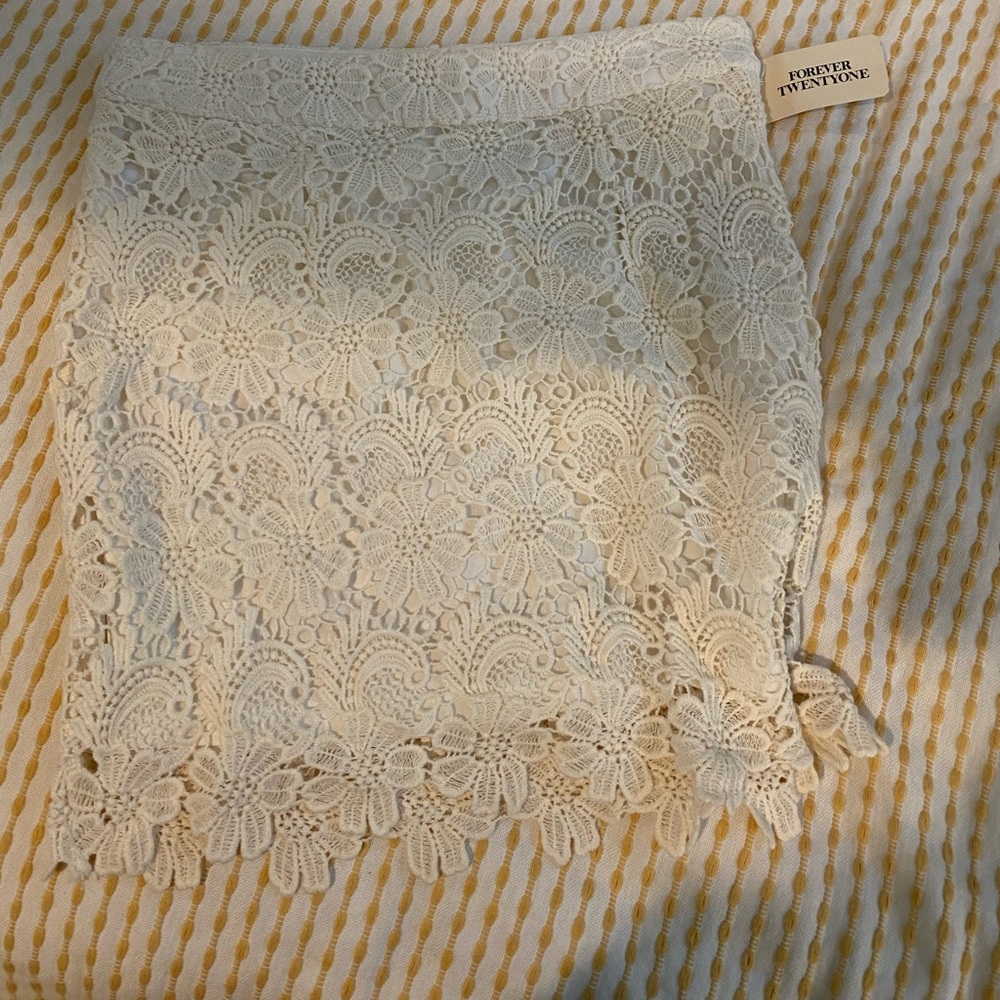 NWT white lace skirt